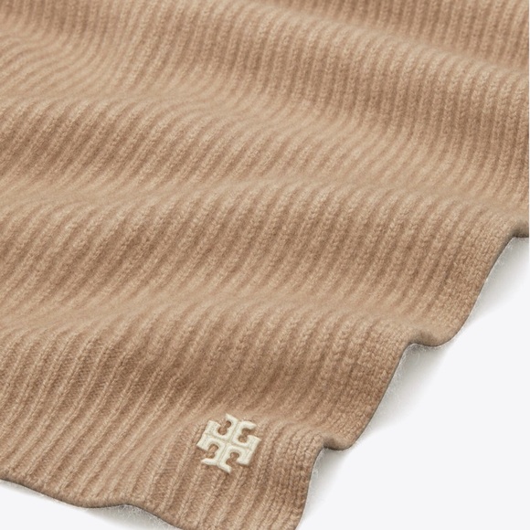 Tory Burch Ribbed Cashmere Oversized Scarf - Picture 4 of 12